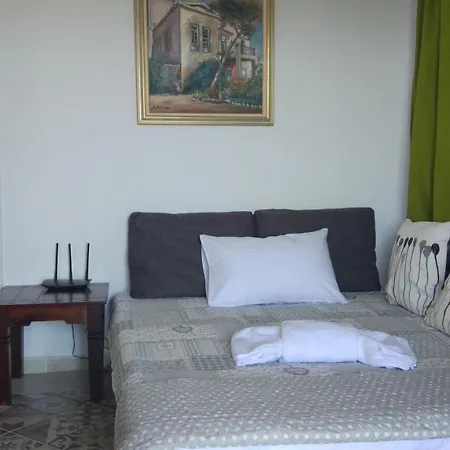 Victoria's Summer House * Lixouri